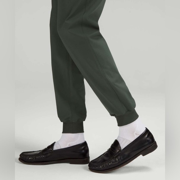 Lululemon Stretch High-Rise Jogger - Picture 4 of 6